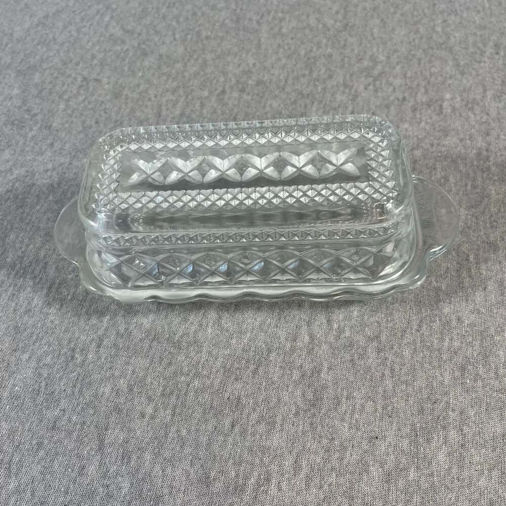 Vintage Anchor Hocking Wexford Diamond Pattern Glass Butter Dish 8x2.5”